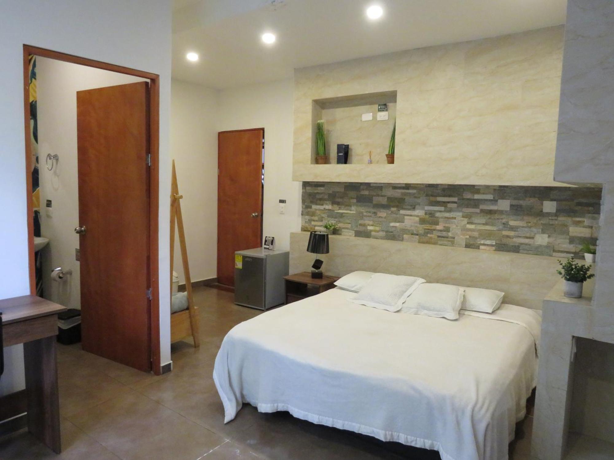 Albore Hostal Pereira Ngoại thất bức ảnh